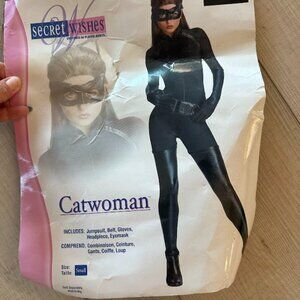 Catwoman Costume - Size Small (Photo of it on included)